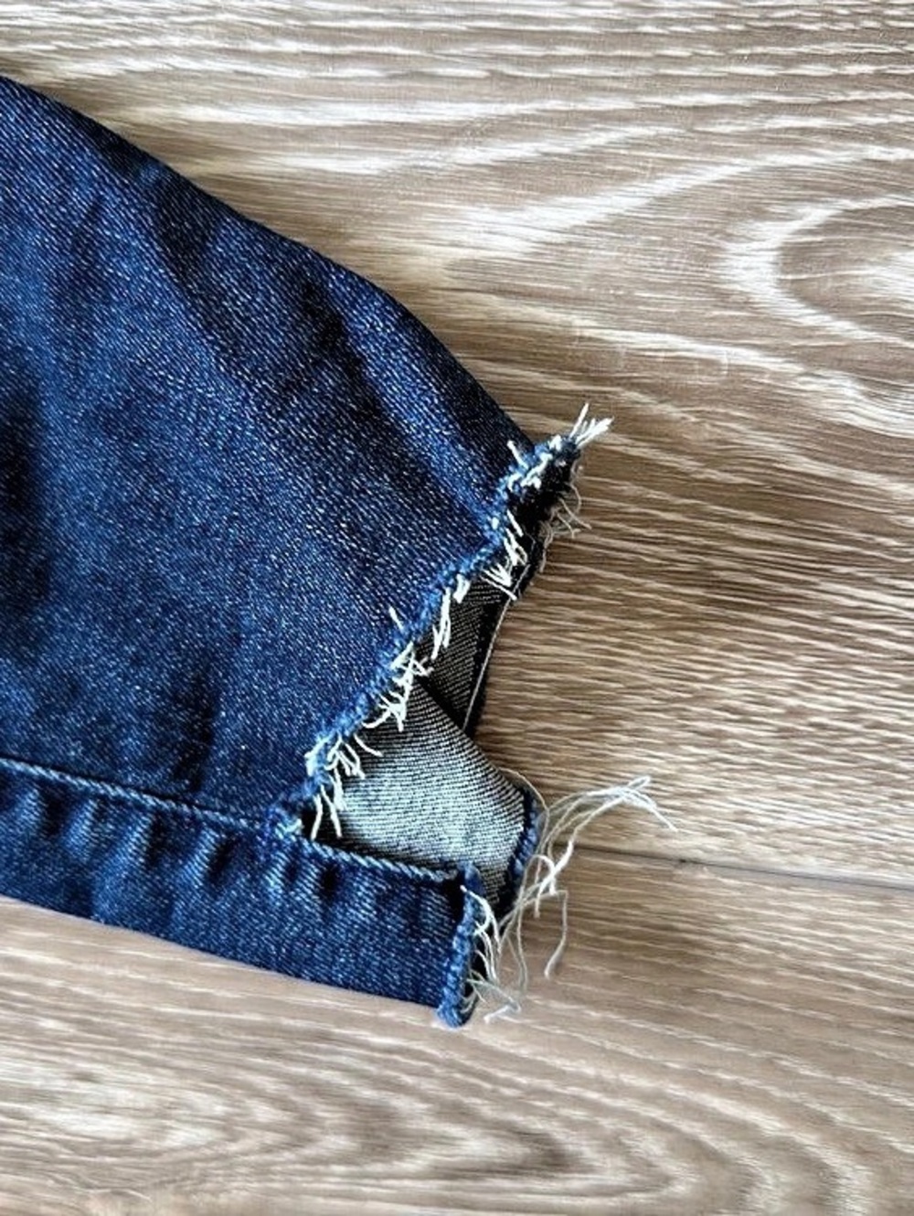 Hollister Ultra High Rise Super Skinny ripped dark indigo jeans - size 29 - Picture 4 of 5
